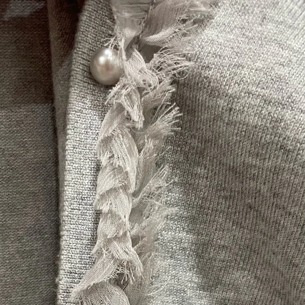 Cyrus Size S Light Gray Ruffled Cardigan - Picture 5 of 8